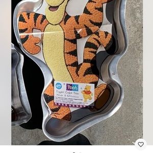 Wilton Retired Cake Pan Tigger Tiger